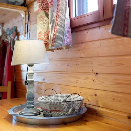 La Roulotte Sur Les Nuages Ferienhaus *